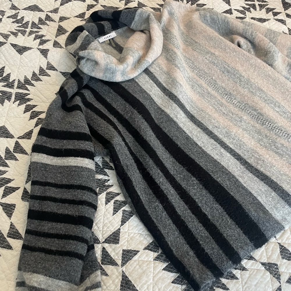 Sweater - Picture 2 of 3